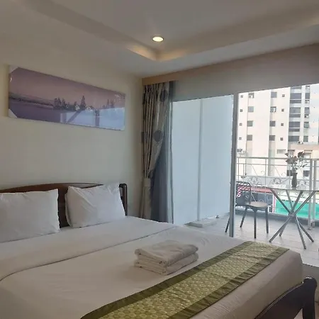 V Check Inn Sukhumvit 22