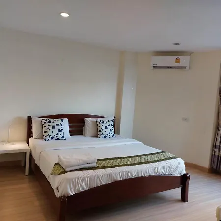 V Check Inn Sukhumvit 22