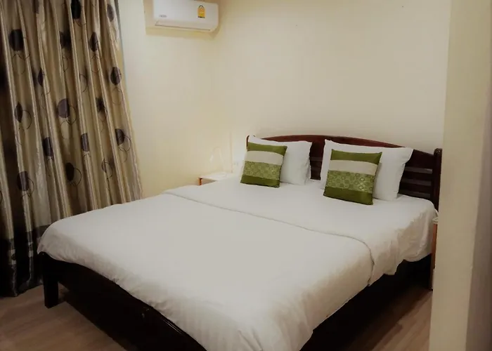 V Check Sukhumvit 22 3* Бангкок