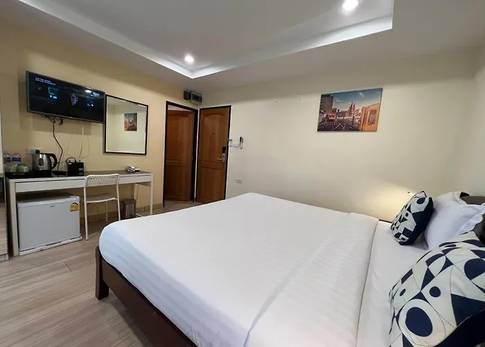 Отель V Check Sukhumvit 22