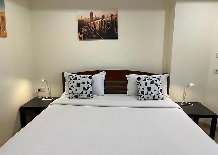V Check Sukhumvit 22 3* Бангкок