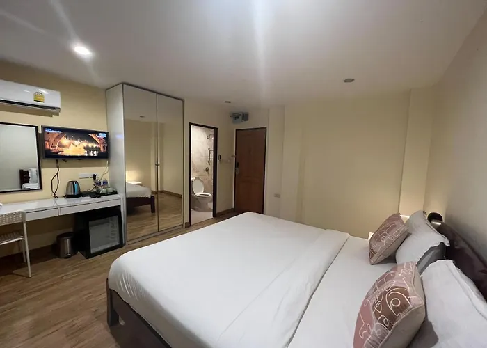 Отель V Check Sukhumvit 22