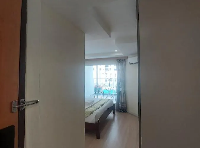 V Check Sukhumvit 22 Бангкок
