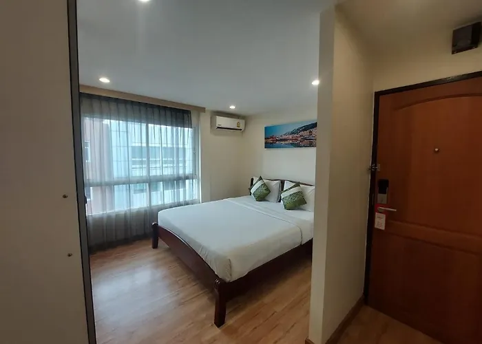 V Check Sukhumvit 22 Отель Бангкок