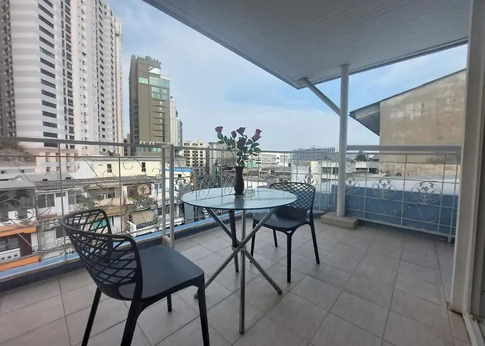 V Check Sukhumvit 22 Отель Бангкок