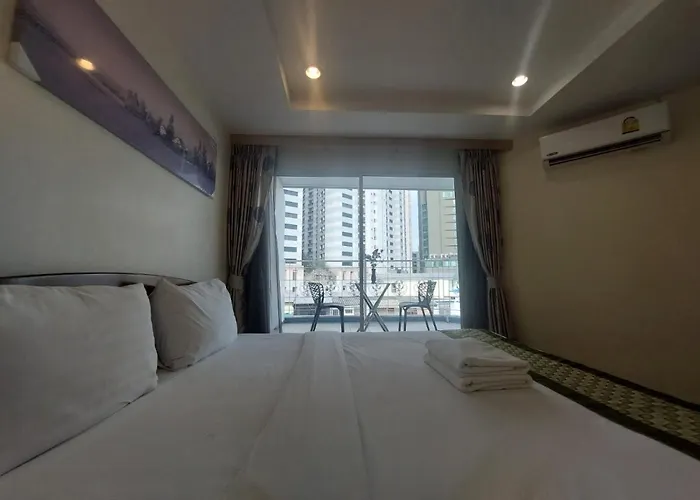 V Check Sukhumvit 22 3* Бангкок