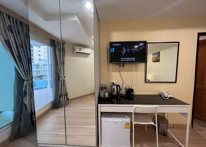 V Check Sukhumvit 22 Отель 3*