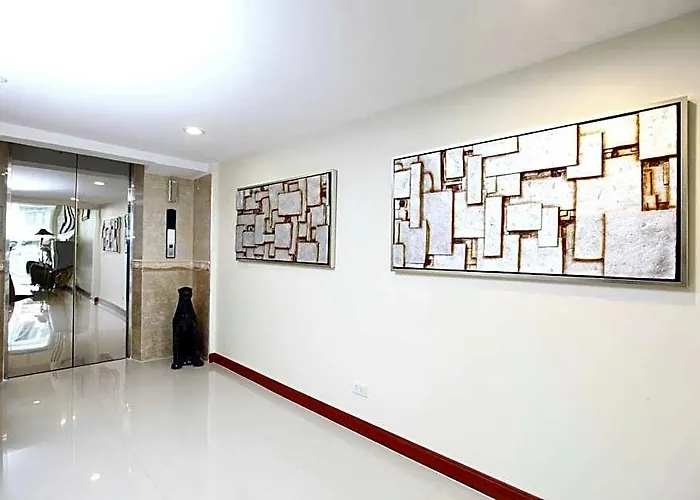 V Check Sukhumvit 22 3* Бангкок