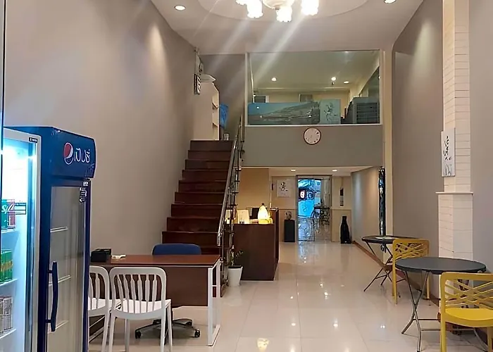 Отель V Check Sukhumvit 22