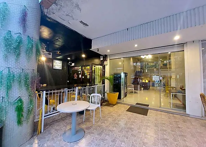V Check Sukhumvit 22 Отель Бангкок
