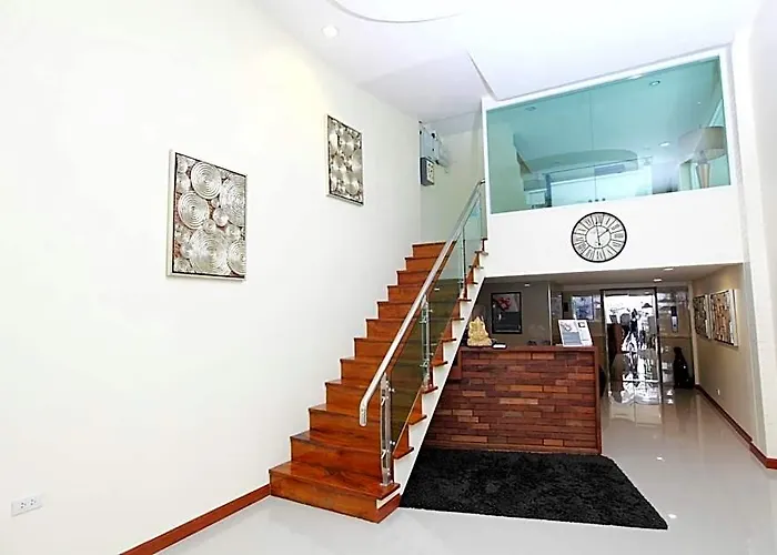 V Check Sukhumvit 22 Бангкок