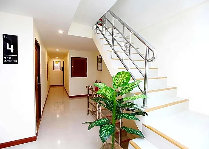 V Check Sukhumvit 22 Отель 3*