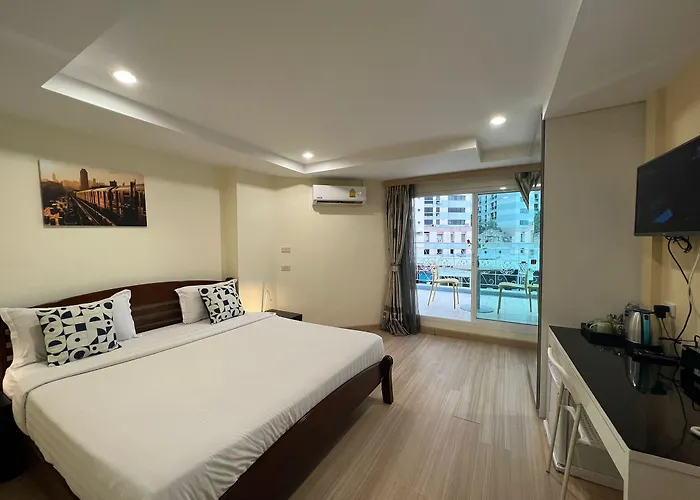 Hotel V Check Sukhumvit 22